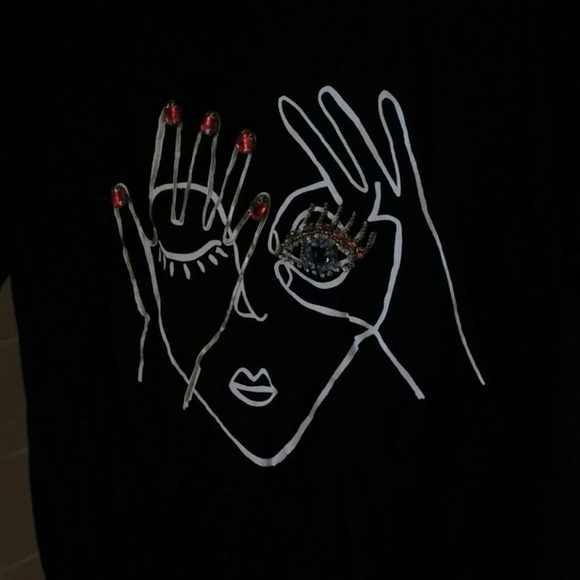 NWOT Cool Black Tshirt - Picture 2 of 2
